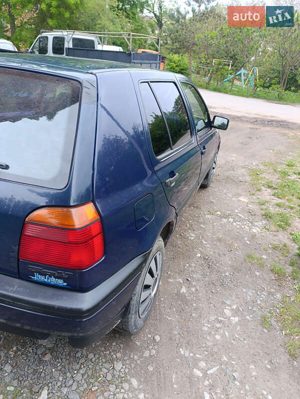 Хетчбек Volkswagen Golf 1994 в Хмельницькому