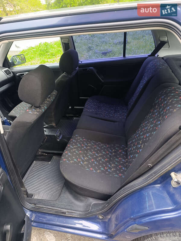Хетчбек Volkswagen Golf 1994 в Хмельницькому
