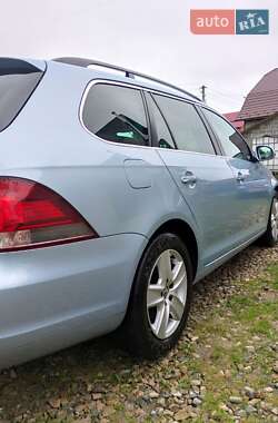 Універсал Volkswagen Golf 2010 в 
