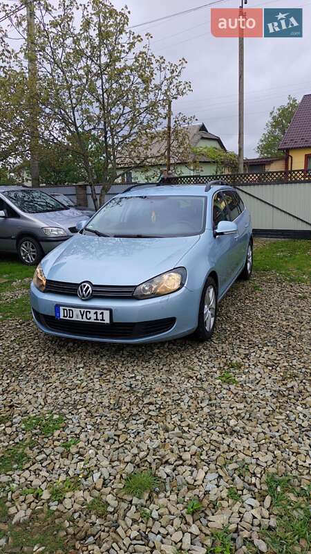Універсал Volkswagen Golf 2010 в 