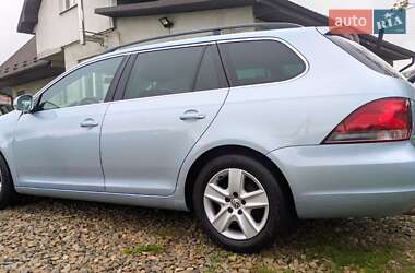 Універсал Volkswagen Golf 2010 в 