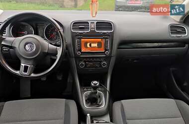 Універсал Volkswagen Golf 2010 в 