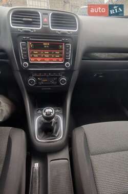 Універсал Volkswagen Golf 2010 в 