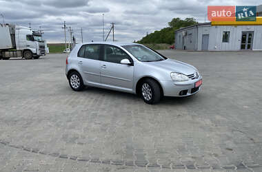Хетчбек Volkswagen Golf 2005 в 