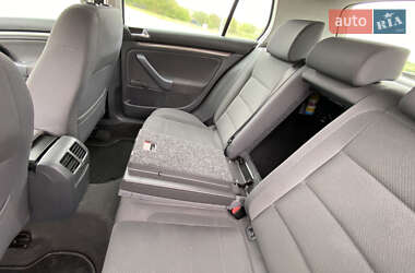 Хетчбек Volkswagen Golf 2005 в 