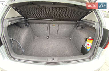 Хетчбек Volkswagen Golf 2005 в 