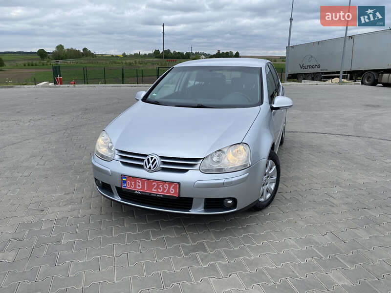 Хэтчбек Volkswagen Golf 2005 в Луцке