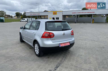 Хетчбек Volkswagen Golf 2005 в 