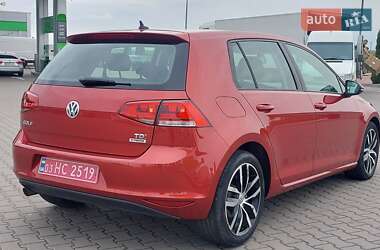 Хетчбек Volkswagen Golf 2015 в 