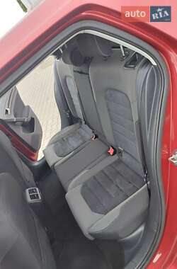 Хетчбек Volkswagen Golf 2015 в 