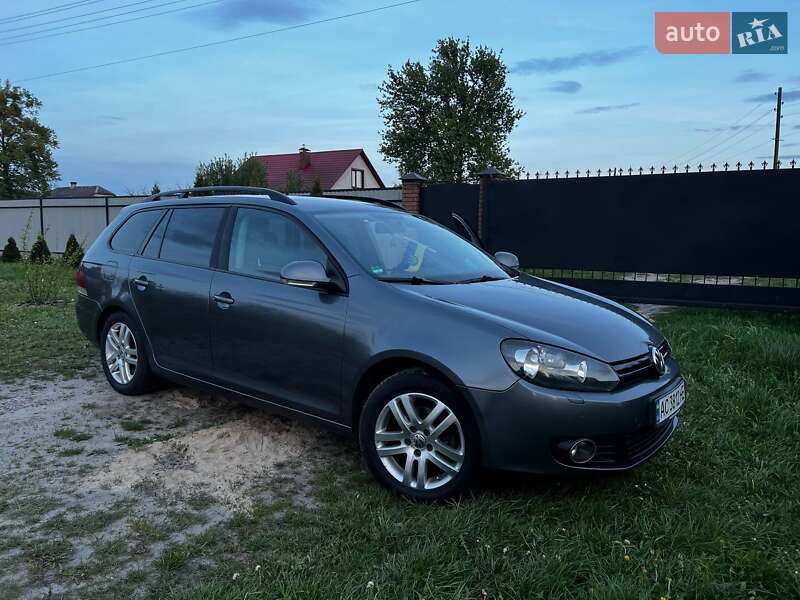 Універсал Volkswagen Golf 2010 в Ратному