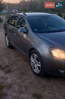 Универсал Volkswagen Golf 2009 в Сарнах