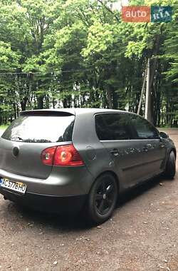 Хетчбек Volkswagen Golf 2004 в Львові