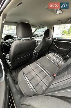 Універсал Volkswagen Golf 2012 в 
