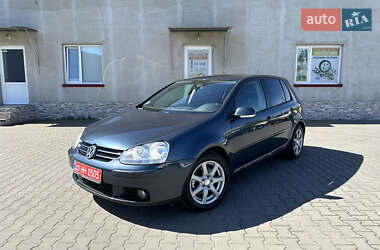 Хетчбек Volkswagen Golf 2006 в Луцьку