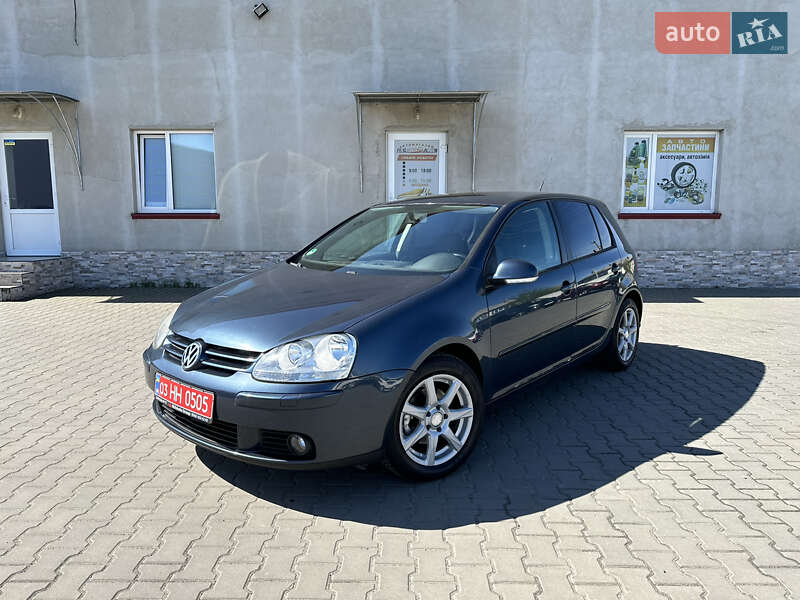 Хетчбек Volkswagen Golf 2006 в 