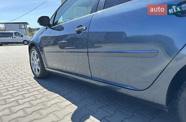 Хетчбек Volkswagen Golf 2006 в 