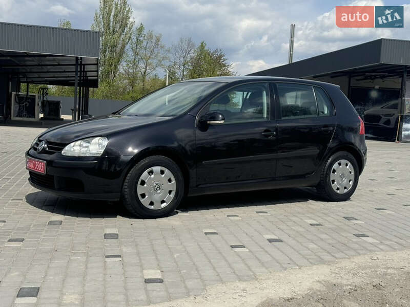 Хетчбек Volkswagen Golf 2006 в Чернівцях