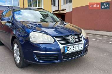 Универсал Volkswagen Golf 2008 в Дубровице