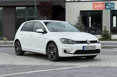 Хетчбек Volkswagen Golf 2015 в Городку