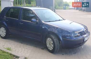 Хэтчбек Volkswagen Golf 2003 в 