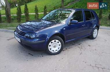 Хэтчбек Volkswagen Golf 2003 в 