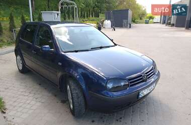 Хэтчбек Volkswagen Golf 2003 в 