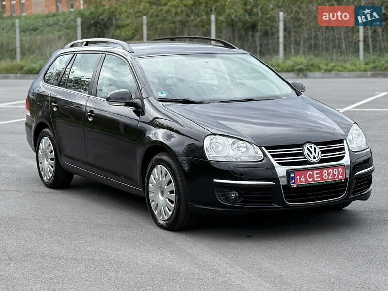 Універсал Volkswagen Golf 2009 в Вінниці