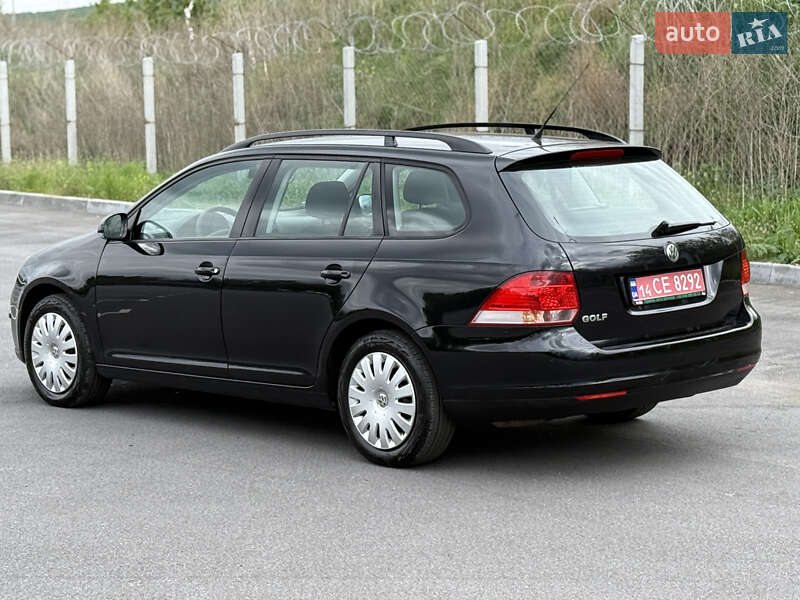 Універсал Volkswagen Golf 2009 в Вінниці