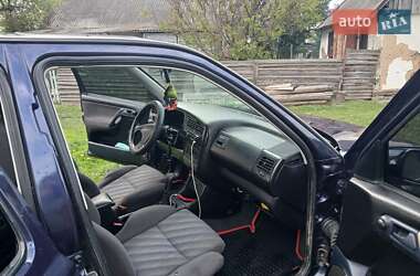 Хэтчбек Volkswagen Golf 1993 в 