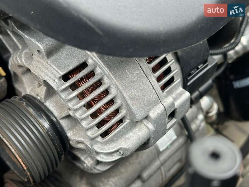 Универсал Volkswagen Golf 2003 в Бучаче