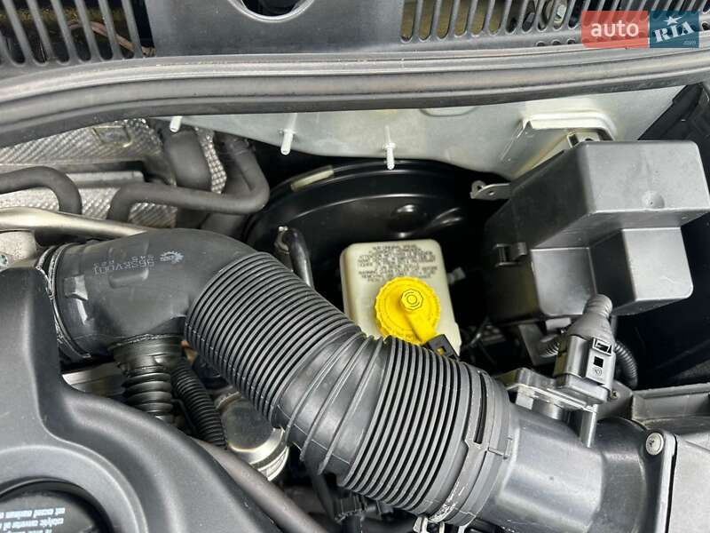 Универсал Volkswagen Golf 2003 в Бучаче