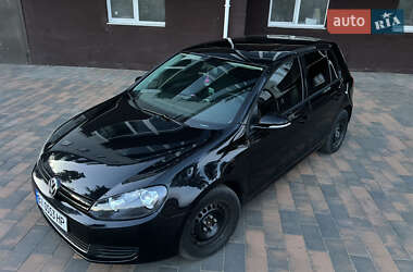 Хэтчбек Volkswagen Golf 2011 в 