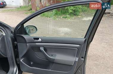 Хетчбек Volkswagen Golf 2007 в 