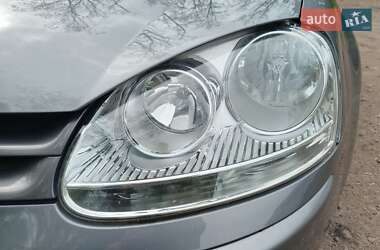 Хетчбек Volkswagen Golf 2007 в 