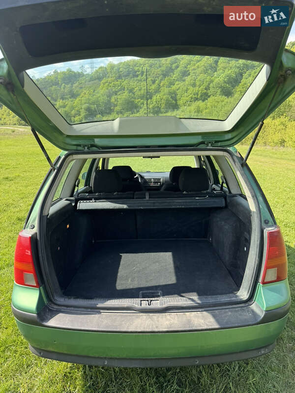Універсал Volkswagen Golf 2001 в Рівному