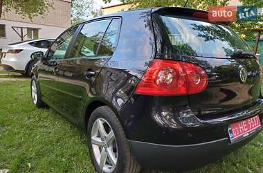 Хетчбек Volkswagen Golf 2006 в 