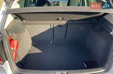 Хэтчбек Volkswagen Golf 2011 в 