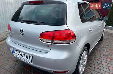 Хэтчбек Volkswagen Golf 2011 в 