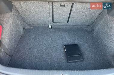 Хэтчбек Volkswagen Golf 2011 в 