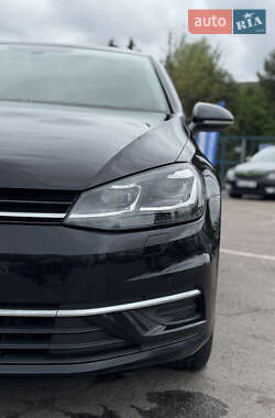 Універсал Volkswagen Golf 2017 в 