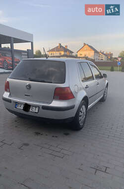 Хэтчбек Volkswagen Golf 1998 в 