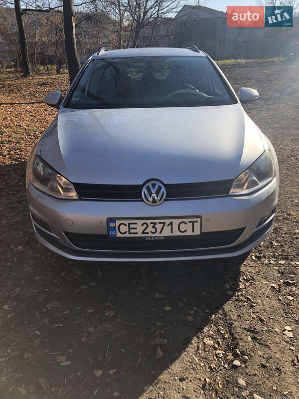 Універсал Volkswagen Golf 2013 в Чернівцях