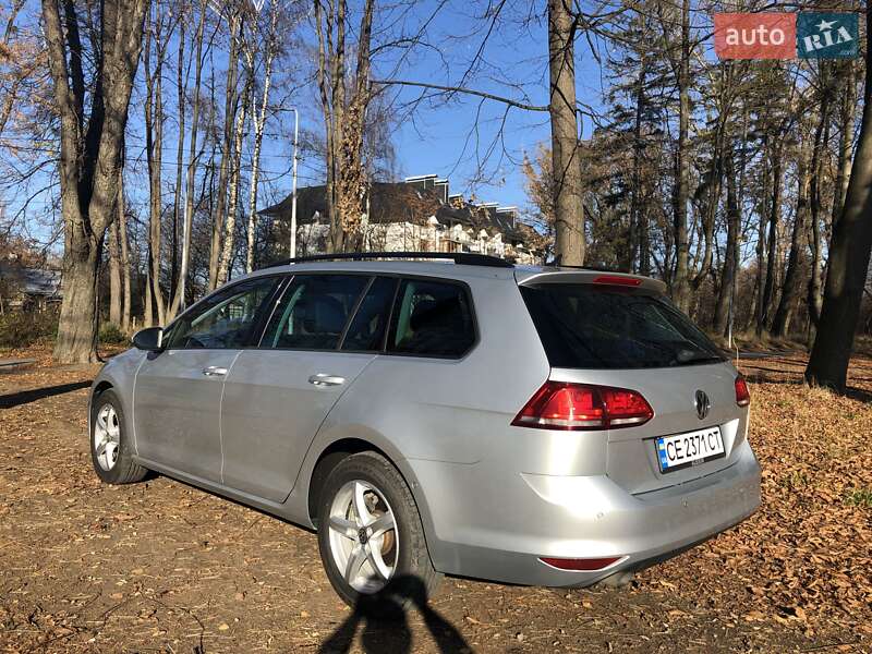 Універсал Volkswagen Golf 2013 в Чернівцях