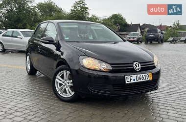 Хетчбек Volkswagen Golf 2011 в 