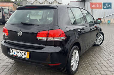 Хетчбек Volkswagen Golf 2011 в 