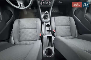 Хетчбек Volkswagen Golf 2011 в 