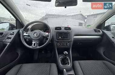 Хетчбек Volkswagen Golf 2011 в 