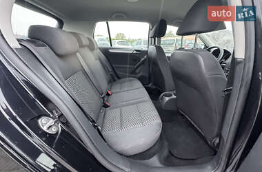 Хетчбек Volkswagen Golf 2011 в 