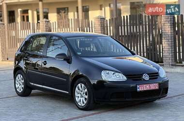 Хэтчбек Volkswagen Golf 2005 в Вознесенске